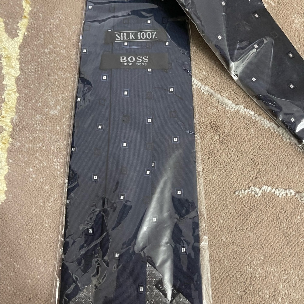 Boss tie - Picture 3 of 4